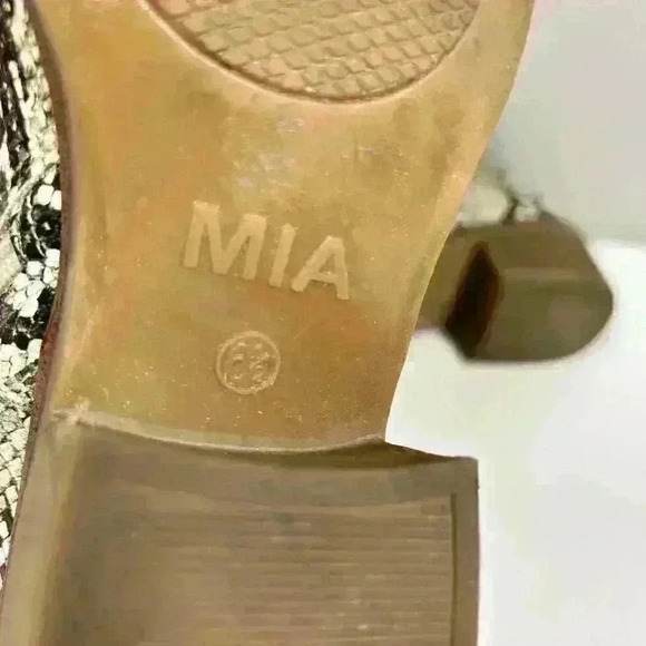 MIA Side Zip Snake Print Chunky Heel Ankle Boots Booties White Black Women 6.5 - Picture 4 of 13